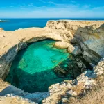 Cele mai frumoase plaje din Puglia Grotta Della Poesia Puglia